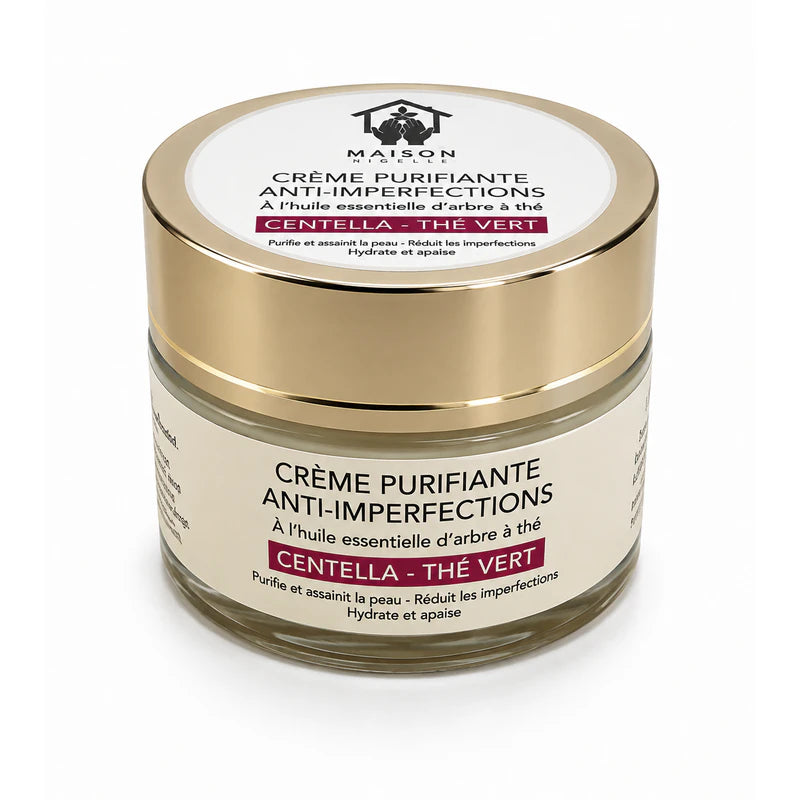 Pot de crème visage à la nigelle vu en plongée avec étiquette du couvercle